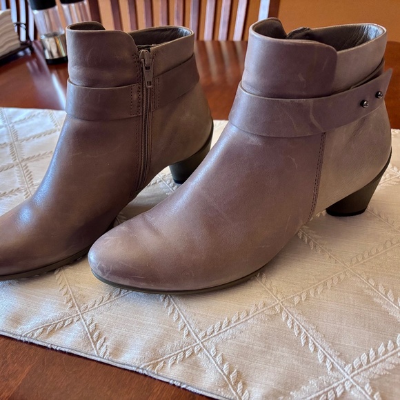 Ecco Women’s Sculptured 45 Gray Ankle Boots Size 8 EU 38 - Picture 2 of 5